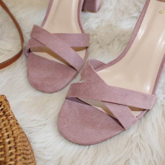 🚨ON SALE//The Lena//Rose vegan suede Sandal - Picture 4 of 8